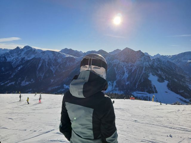 Immagine: Vista panoramica sulle Dolomiti da agriturismo in Val Badia con escursioni e sci